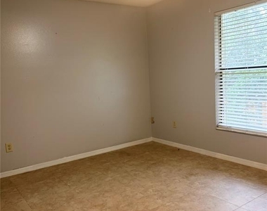 1701 Shady Ridge Court - Photo Thumbnail 8