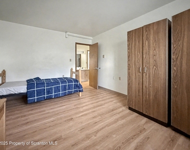 42 Nittany Drive - Photo Thumbnail 7