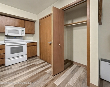 48 Nittany Drive - Photo Thumbnail 4