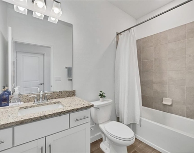 15716 Barefoot Beach Drive - Photo Thumbnail 12
