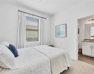 15716 Barefoot Beach Drive - Photo Thumbnail 18