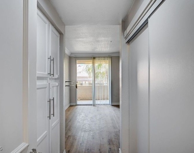 260 E Flamingo Road - Photo Thumbnail 14