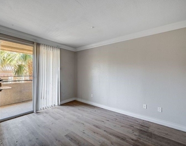 260 E Flamingo Road - Photo Thumbnail 5