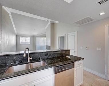 260 E Flamingo Road - Photo Thumbnail 12