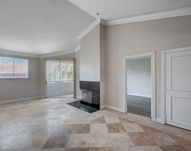 260 E Flamingo Road - Photo Thumbnail 6