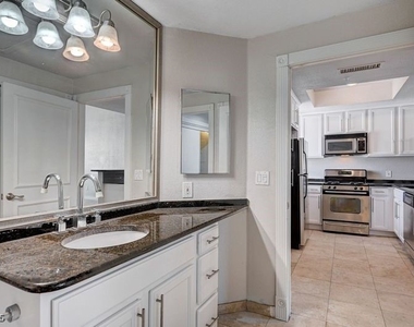 260 E Flamingo Road - Photo Thumbnail 15