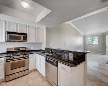260 E Flamingo Road - Photo Thumbnail 3