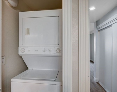 260 E Flamingo Road - Photo Thumbnail 18