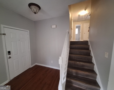 5633 Rutland Drive - Photo Thumbnail 8