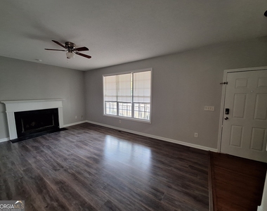 5633 Rutland Drive - Photo Thumbnail 2