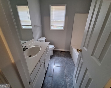 5633 Rutland Drive - Photo Thumbnail 7