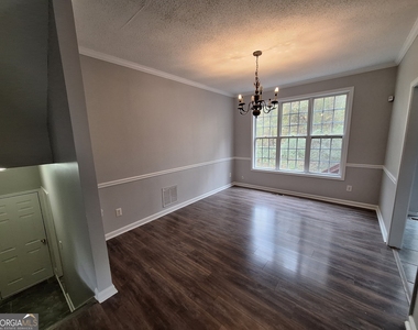 5633 Rutland Drive - Photo Thumbnail 10