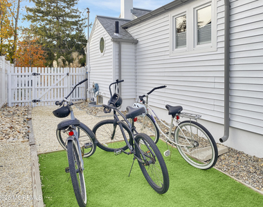 110 Curtis Place - Photo Thumbnail 18
