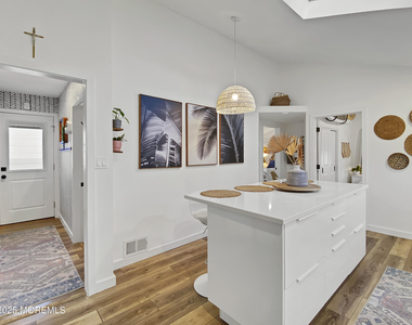 110 Curtis Place - Photo Thumbnail 12