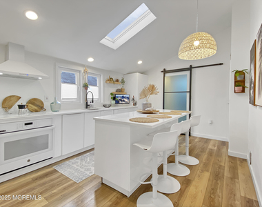 110 Curtis Place - Photo Thumbnail 11