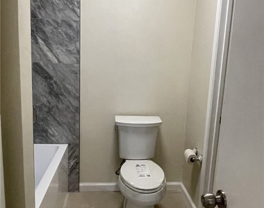 5700 Etiwanda Avenue - Photo Thumbnail 26