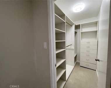 5700 Etiwanda Avenue - Photo Thumbnail 22