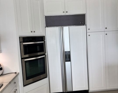 10727 Wilshire Boulevard - Photo Thumbnail 25