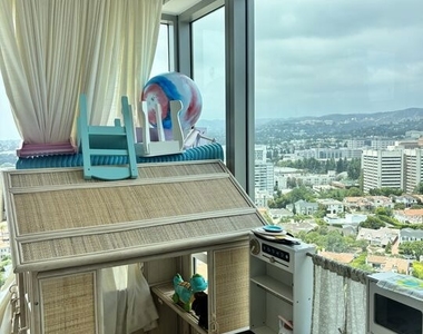 10727 Wilshire Boulevard - Photo Thumbnail 18