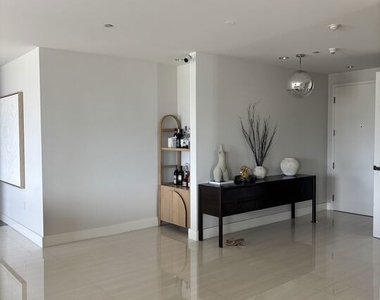 10727 Wilshire Boulevard - Photo Thumbnail 35