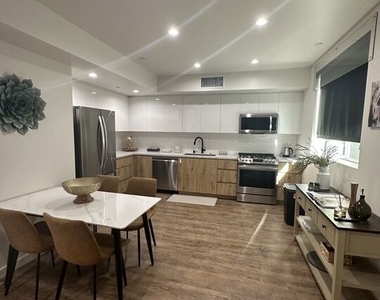 124 S Croft Avenue - Photo Thumbnail 19
