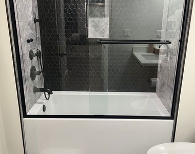 124 S Croft Avenue - Photo Thumbnail 14