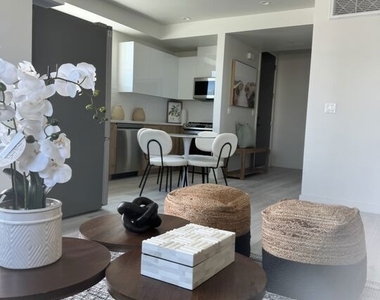 124 S Croft Avenue - Photo Thumbnail 27