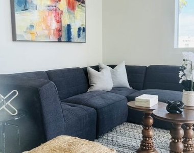 124 S Croft Avenue - Photo Thumbnail 29
