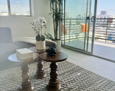 124 S Croft Avenue - Photo Thumbnail 31