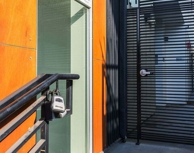 124 S Croft Avenue - Photo Thumbnail 51