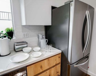 124 S Croft Avenue - Photo Thumbnail 33