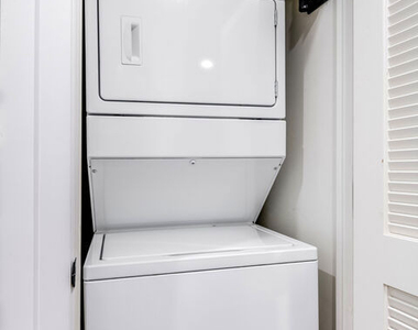 124 S Croft Avenue - Photo Thumbnail 49