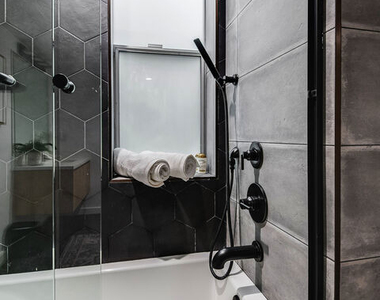 124 S Croft Avenue - Photo Thumbnail 19