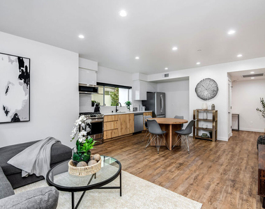 124 S Croft Avenue - Photo Thumbnail 42