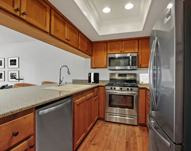 1430 N Harper Avenue - Photo Thumbnail 8