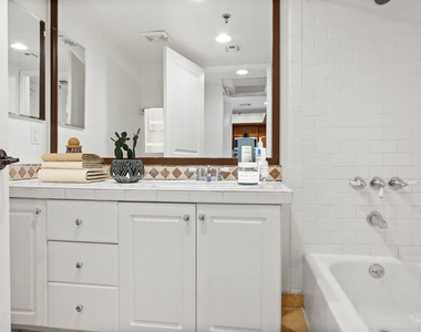 1430 N Harper Avenue - Photo Thumbnail 6