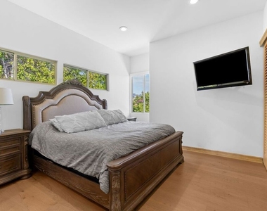 605 N Hillcrest Road - Photo Thumbnail 24