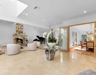 605 N Hillcrest Road - Photo Thumbnail 3