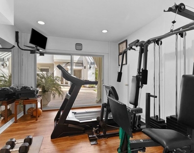 605 N Hillcrest Road - Photo Thumbnail 31