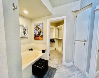 42320 Sari Court - Photo Thumbnail 11