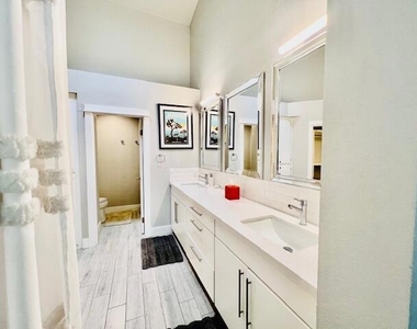 42320 Sari Court - Photo Thumbnail 10