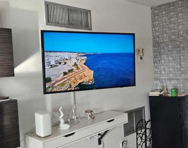 505 N Riverside Drive - Photo Thumbnail 4