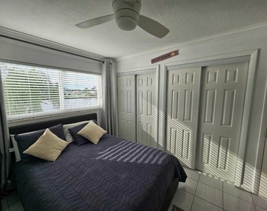 505 N Riverside Drive - Photo Thumbnail 8