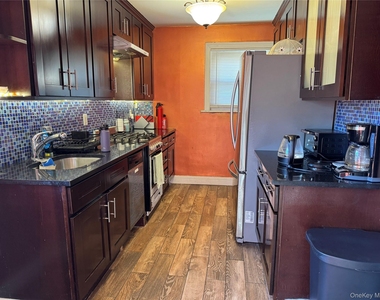 26 Parkside Drive - Photo Thumbnail 11
