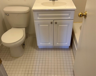 7 Charles Lane - Photo Thumbnail 9