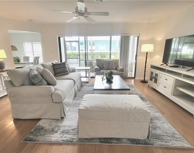 802 10th Avenue S - Photo Thumbnail 2