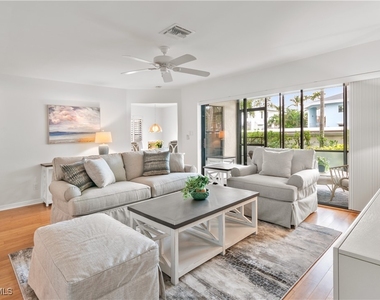 802 10th Avenue S - Photo Thumbnail 4