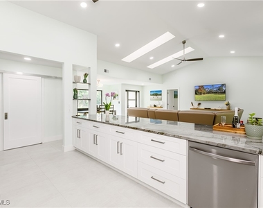 3511 17th Avenue Sw - Photo Thumbnail 6