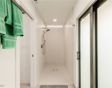 3511 17th Avenue Sw - Photo Thumbnail 16