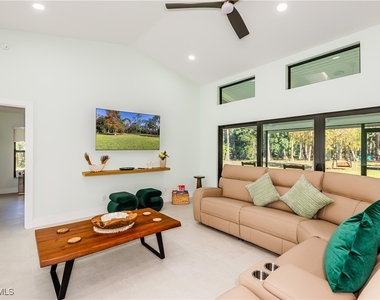 3511 17th Avenue Sw - Photo Thumbnail 12